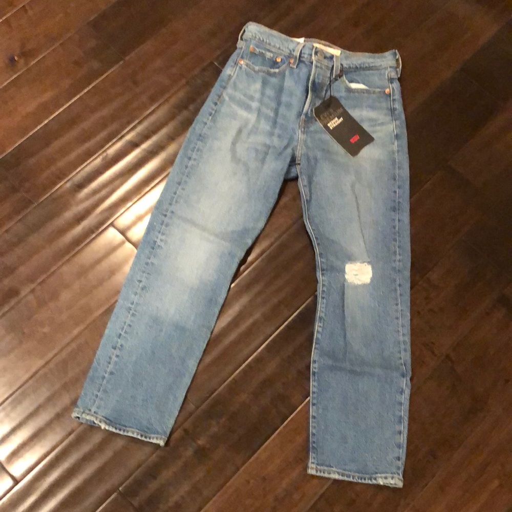 NWT Wedgie straight Levi Jeans